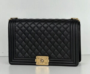 Chanel Boy New Medium Bag in Black Quilted Leather 2019 Gold HW E8